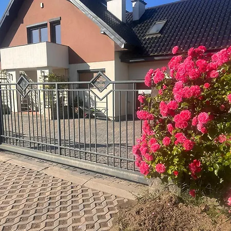 Roz Villa *